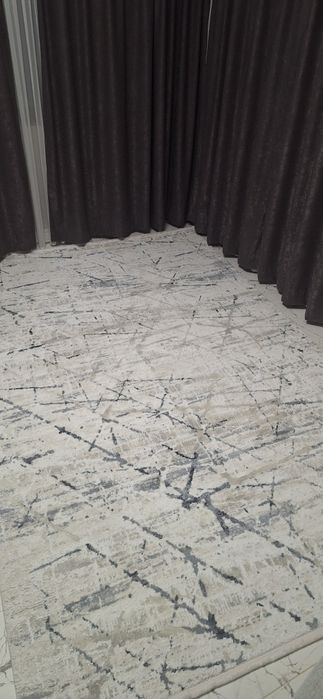 Продавам голям килим