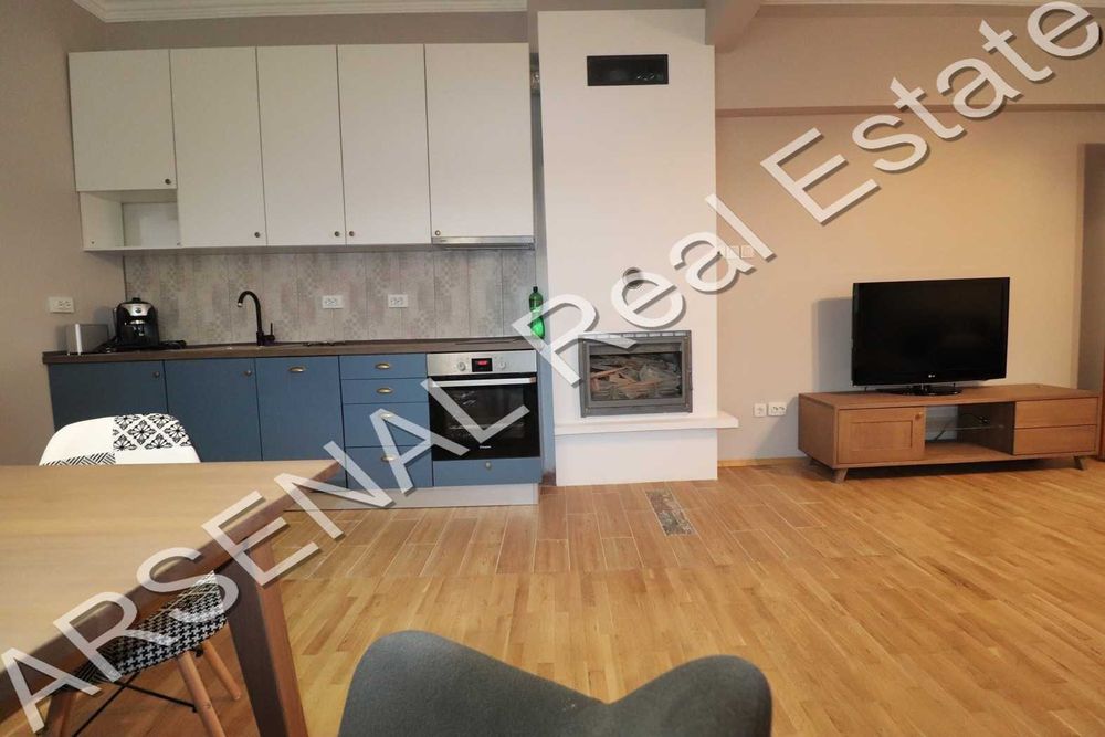 Дава се под наем Тристаен апартамент в София, Лозенец - 95 кв.м за 817.53 € - Снимка #2