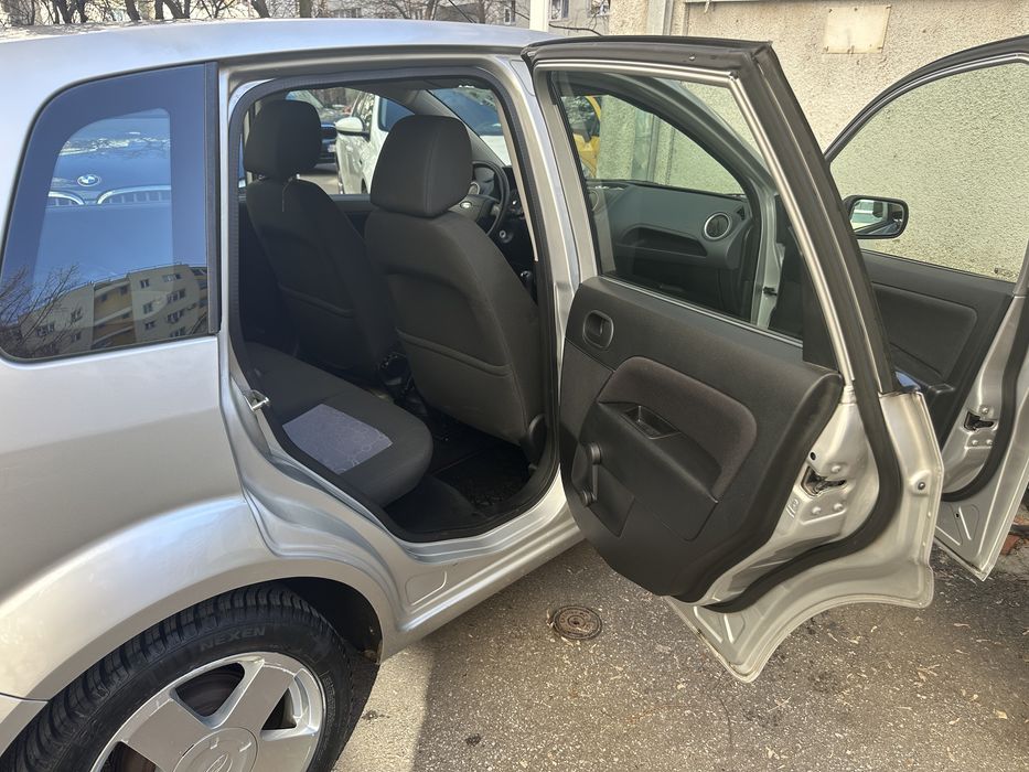 Vand Ford Fiesta impecabil 2008