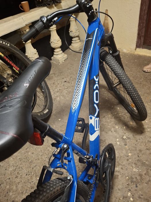 Детско клоело чисто ново