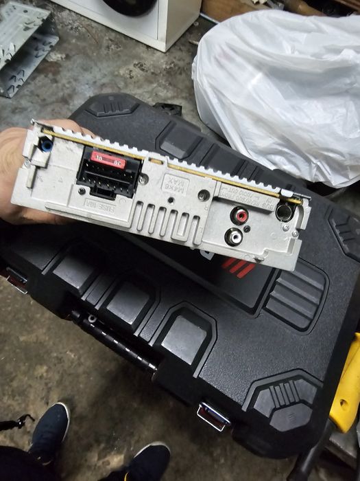 2бр Sony  работят първектно