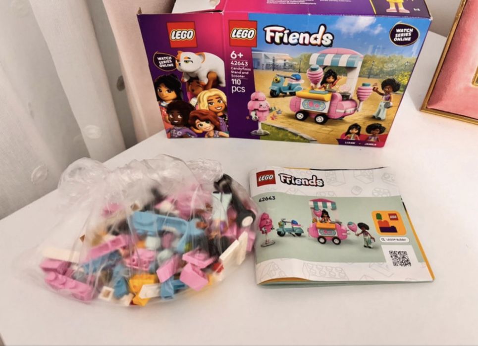 Set Lego Friends Candyfloss Stand and Scooter 6+