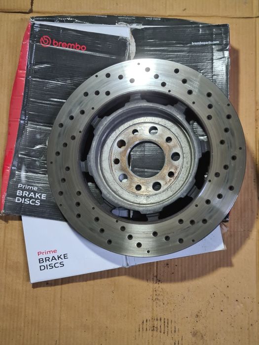 Спирачни апарати Брембо 6 бутално и 360мм дискове Алфа Джулия 2.9 QV