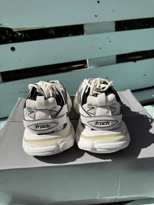 Balenciaga Track alb cu negru