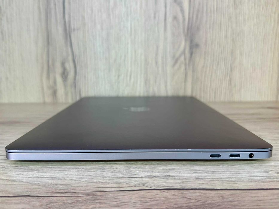 Лаптоп Apple MacBook Pro 13.3-inch  2018 A1989
