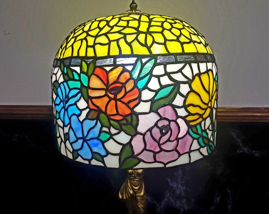 Настолна витражна лампа, стил "Тифани"