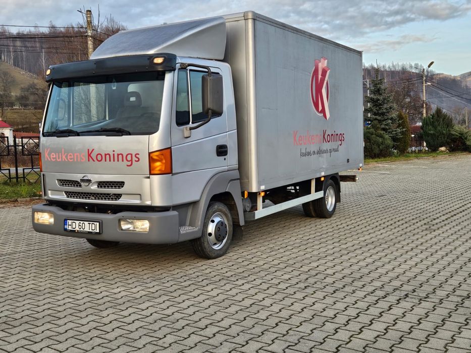 Schimb Nissan Alteon detarat 3,5t se conduce cu cat. B