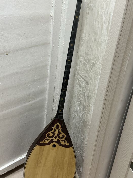 Домбыра музыкальный инструмент