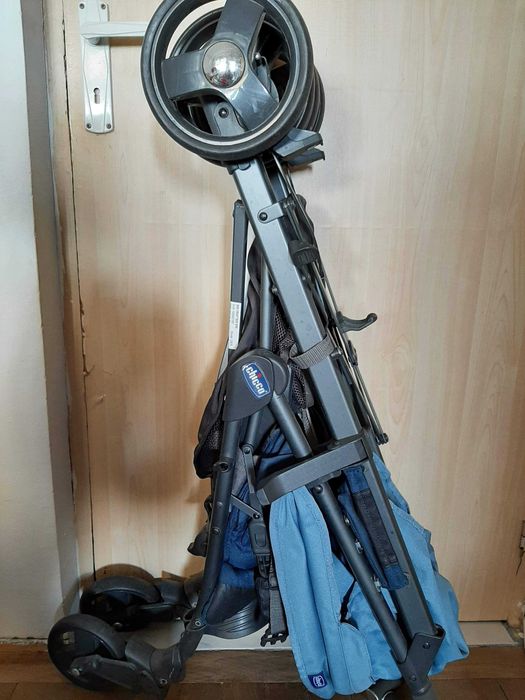 Cărucior sport Liteway Chicco cu închidere tip umbrelă si usor(7kg)