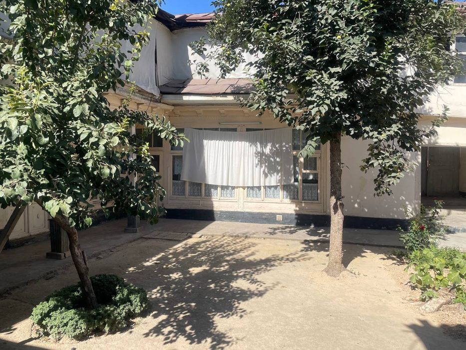 Ховли сотилади (ер хисобида)