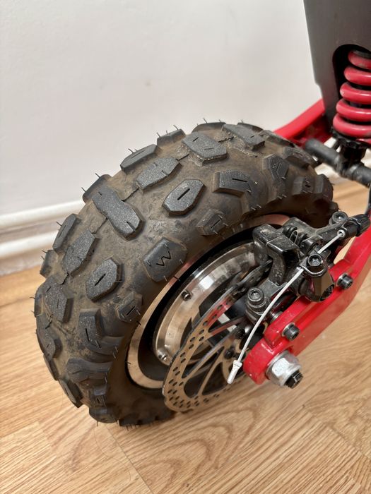 Trotinetă electrică ISEN X10 – 40 km/h, autonomie până la 100 km - ca NOUĂ