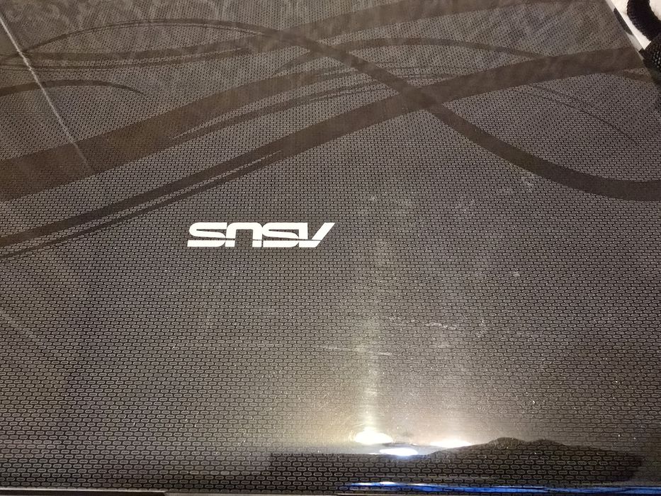лаптоп Asus
Продавам рAsusабот