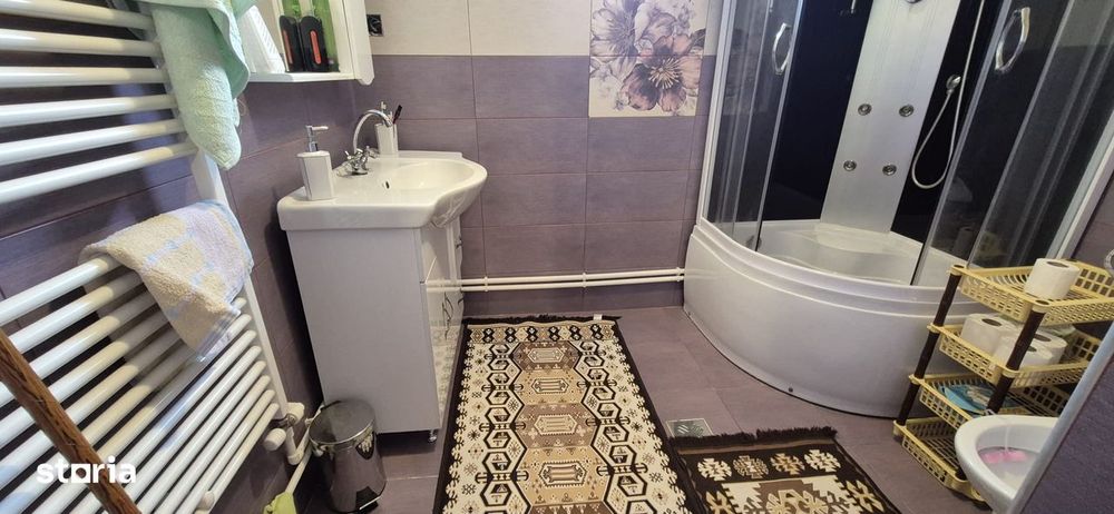 Casă + anexă gospodărească de vânzare – Gârdani, Maramureș