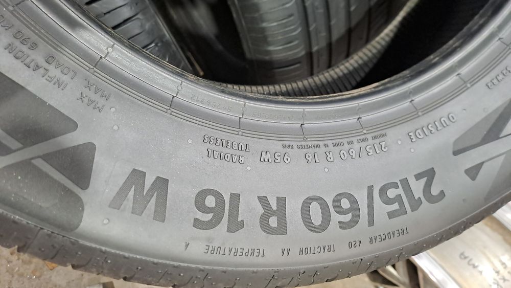 4бр. Почти Нови 215/60/16 Continental Eco Contact 6
