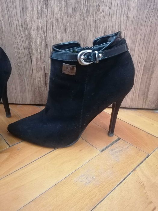 Дамски елегантни маркови боти от велур Laura Biagiotti