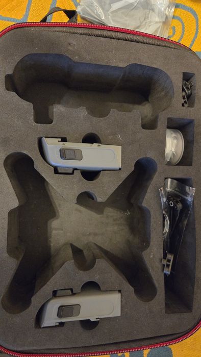 Продам дрон dji spark