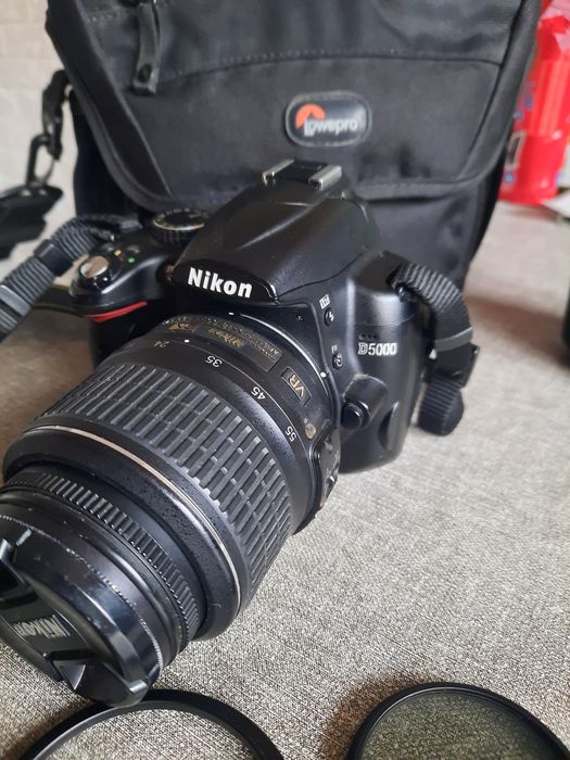 Фотоапарат Nikon D5000