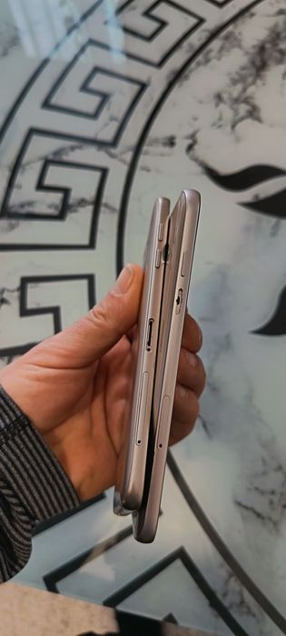 Vînd aceste 2 telefoane j6.  și a5