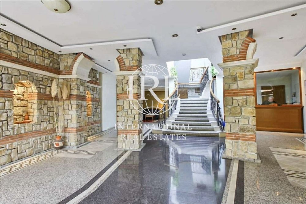 Продава се Двустаен апартамент в Варна, Бриз - 63 кв.м за 1579 €/кв.м - Снимка #7