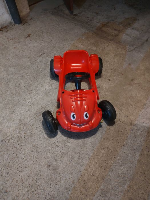 Детска количка с педали