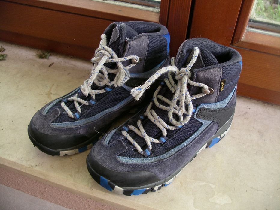 детски обувки за преходи Raichle номер 31, Meindl номер 28