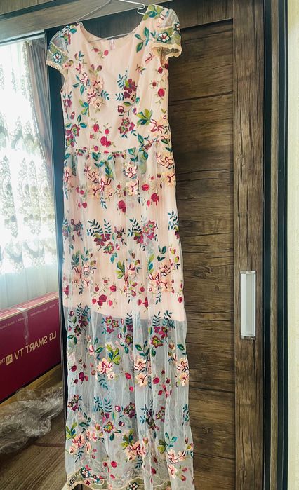 Женская вечерняя одежда