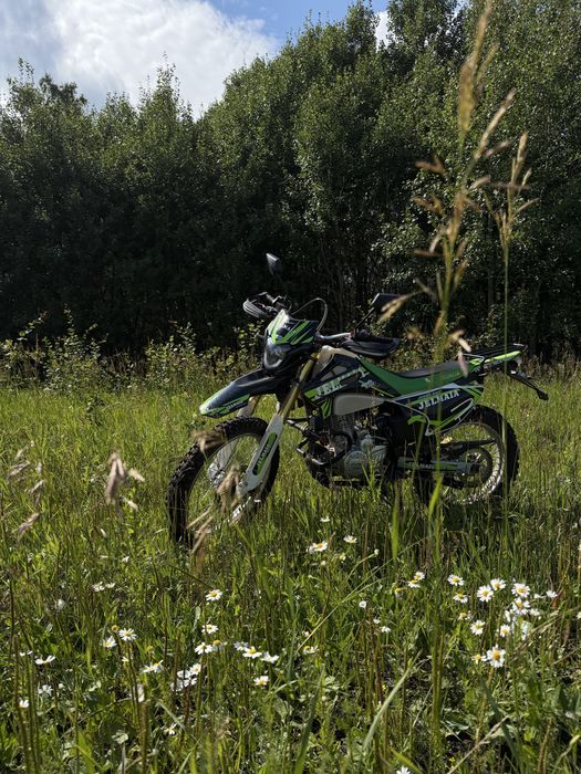 Продам эндуро мотоцикл 250 кубов