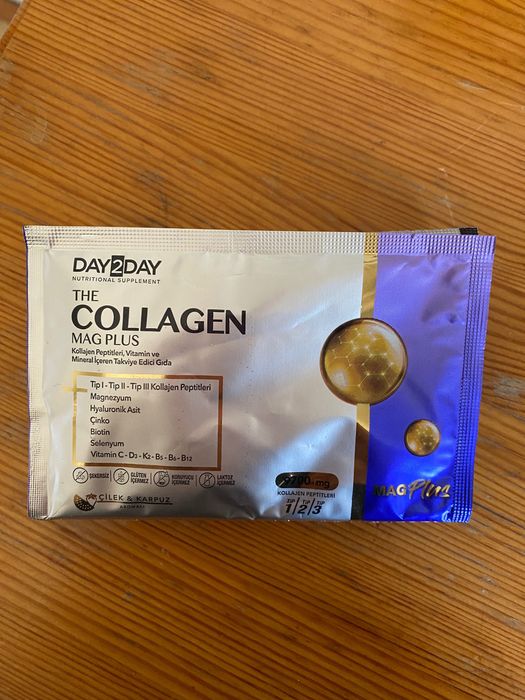 Колагенови пептиди и хранителна добавка съдържаща витаминен комплекс