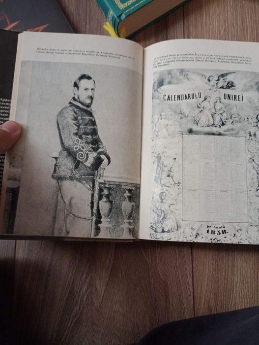 Vând cărți bune de istorie