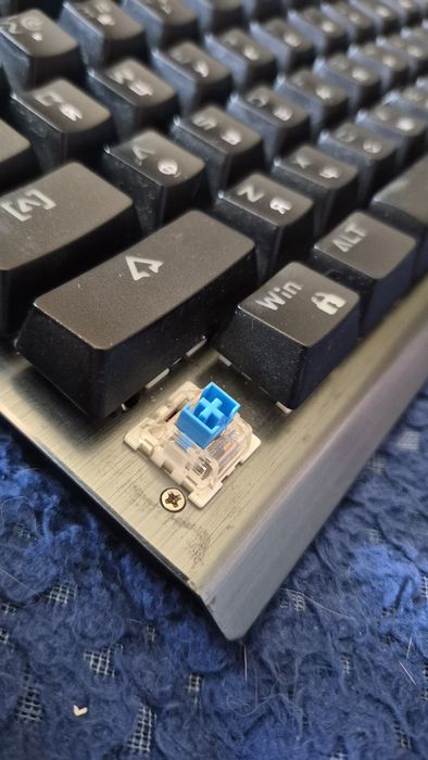 Механическая игровая клавиатура RGB