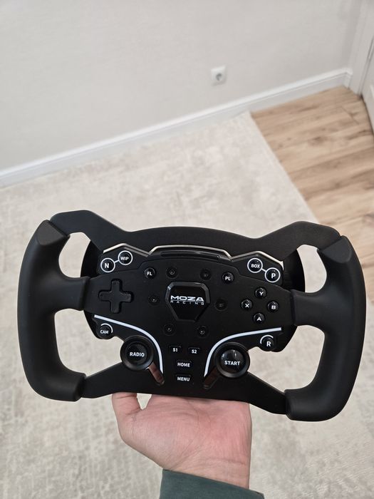 СРОЧНО ПРОДАМ Moza r5 bundle