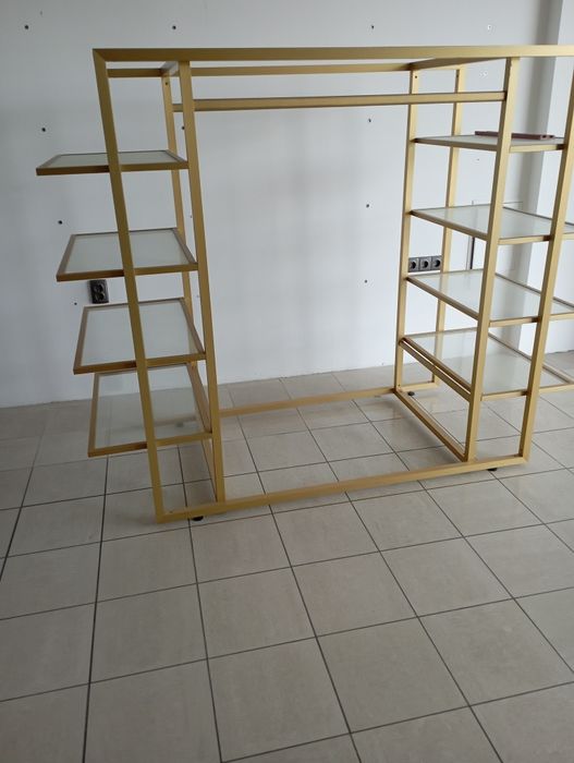 Луксозен Италиански стилаж.