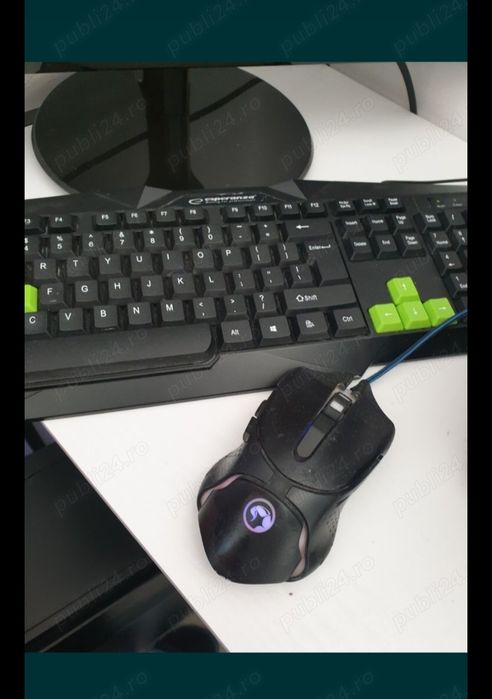 Vând unitate calculator