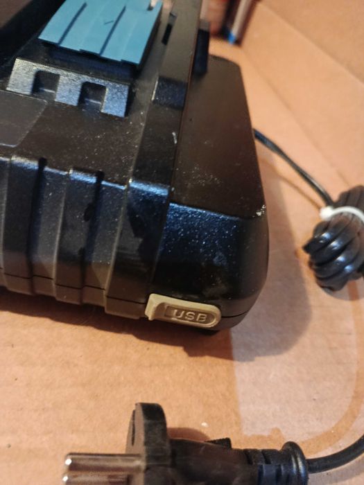 Makita DC18RD DUAL charger incarcator sursa baterie 12V 14.4V 18V 9A