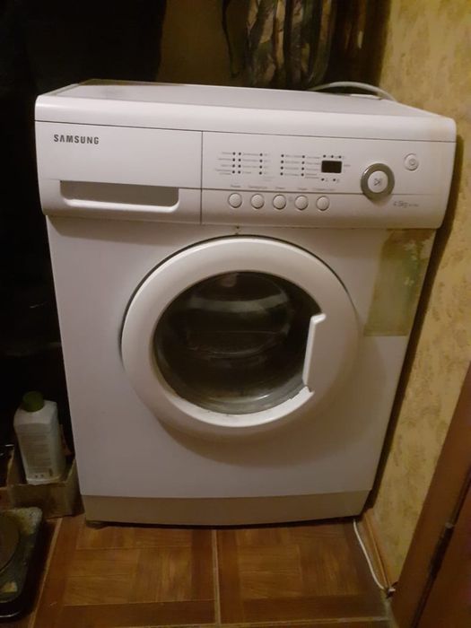 Продам стрильную машину Samsung