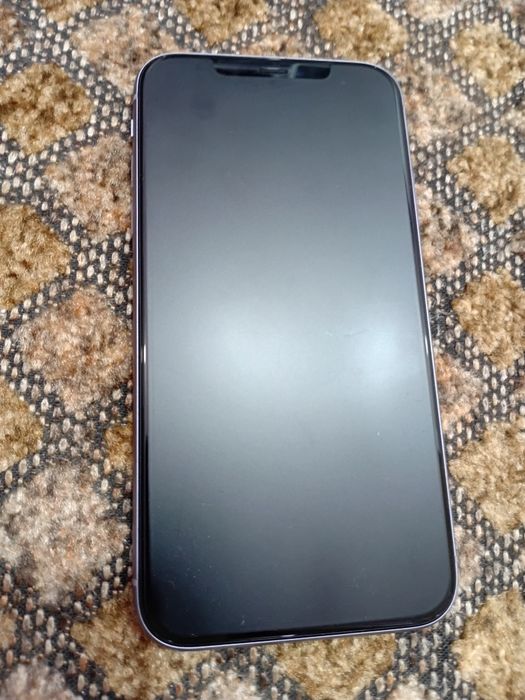 Продам срочно  iPhone 11  память 64 гб