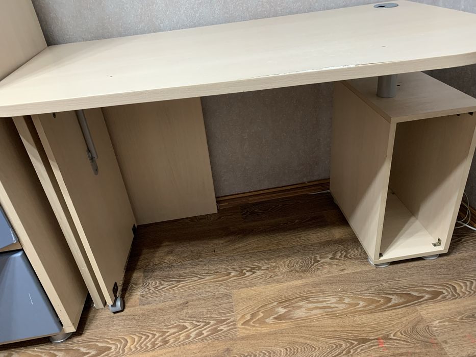 Письменный стол