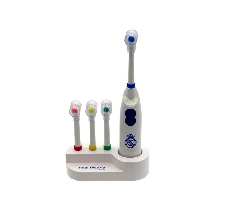 Четка за зъби Real Madrid CyP Brands с батерии и 4 глави