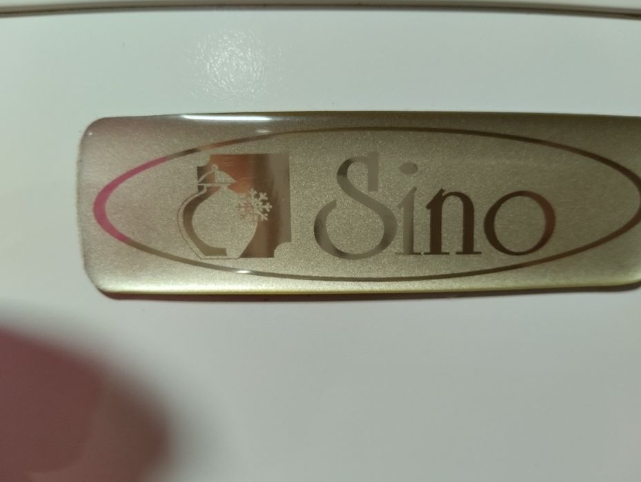 Холодильник                     .