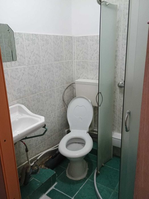 Închiriez cameră de cămin transformată în Garsonerâ