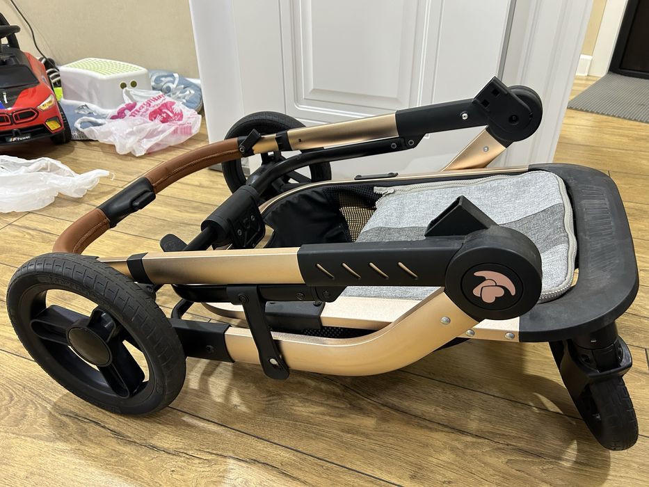 Продам коляску 3 в 1 Teknum