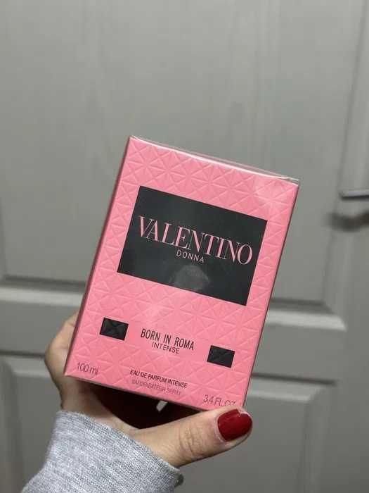 Valentino Born in Roma Donna Intense (Buc/En Gross)