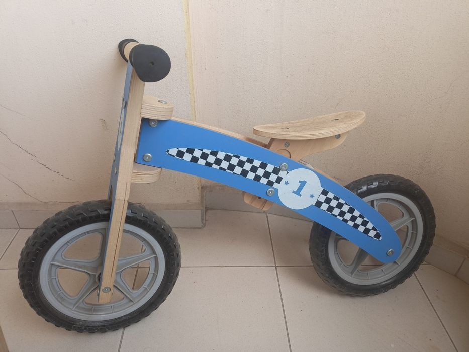 Дървено баланс колело