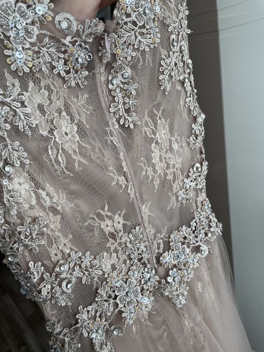 Вечернее платье