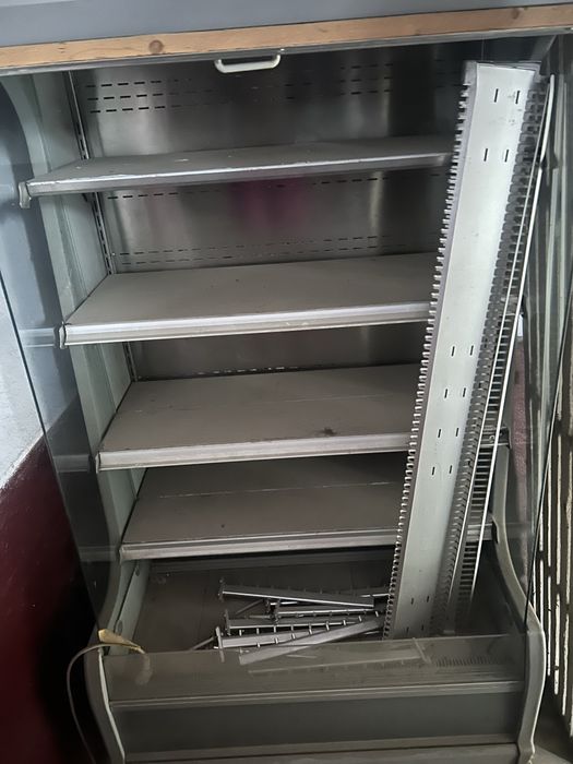 Vitrina frigorifica cu perdea