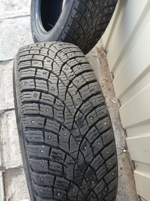 Продам шины зимние .
