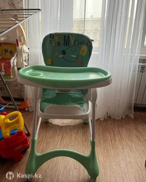 Детский стульчик для кормления