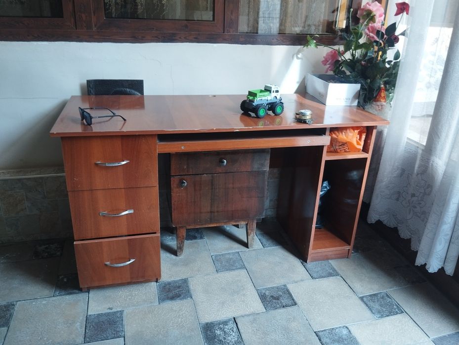 Стол компьютерный