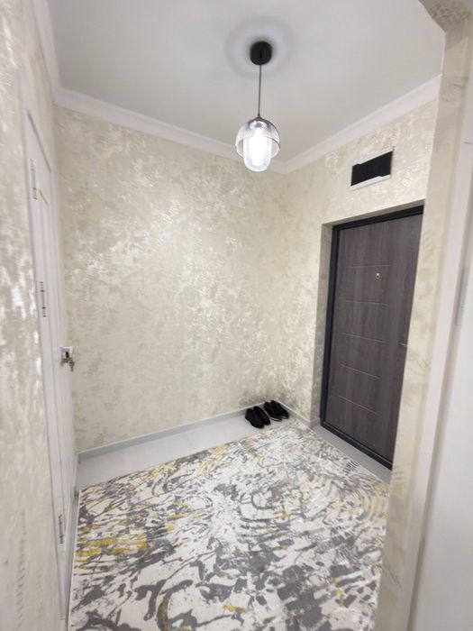 Sergeli Choshtepa 1-metro oldida