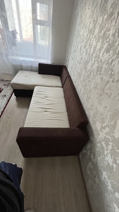 Диван.